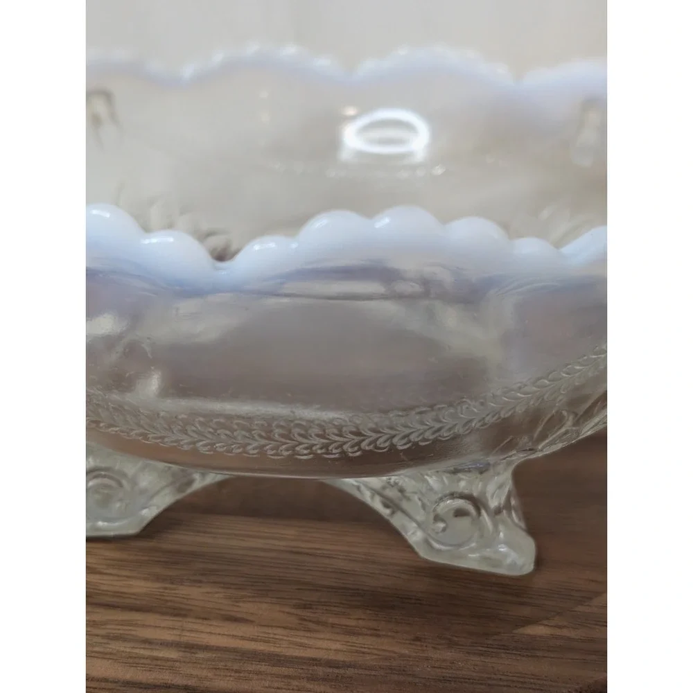 Northwood Glass Four Footed Bowl With‎ Ruffle Top
